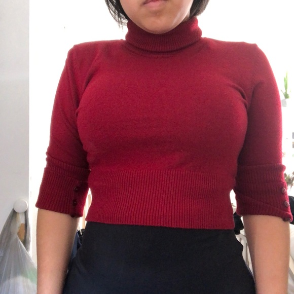 Cropped red turtleneck - Picture 3 of 3